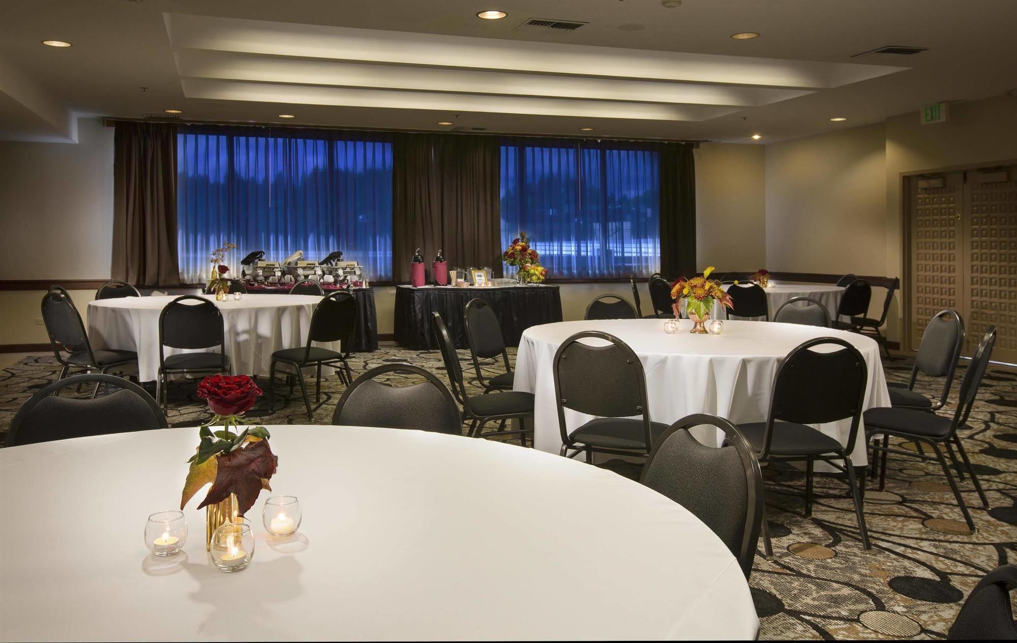 Red Lion Inn & Suites Olympia, Governor Hotel Esterno foto