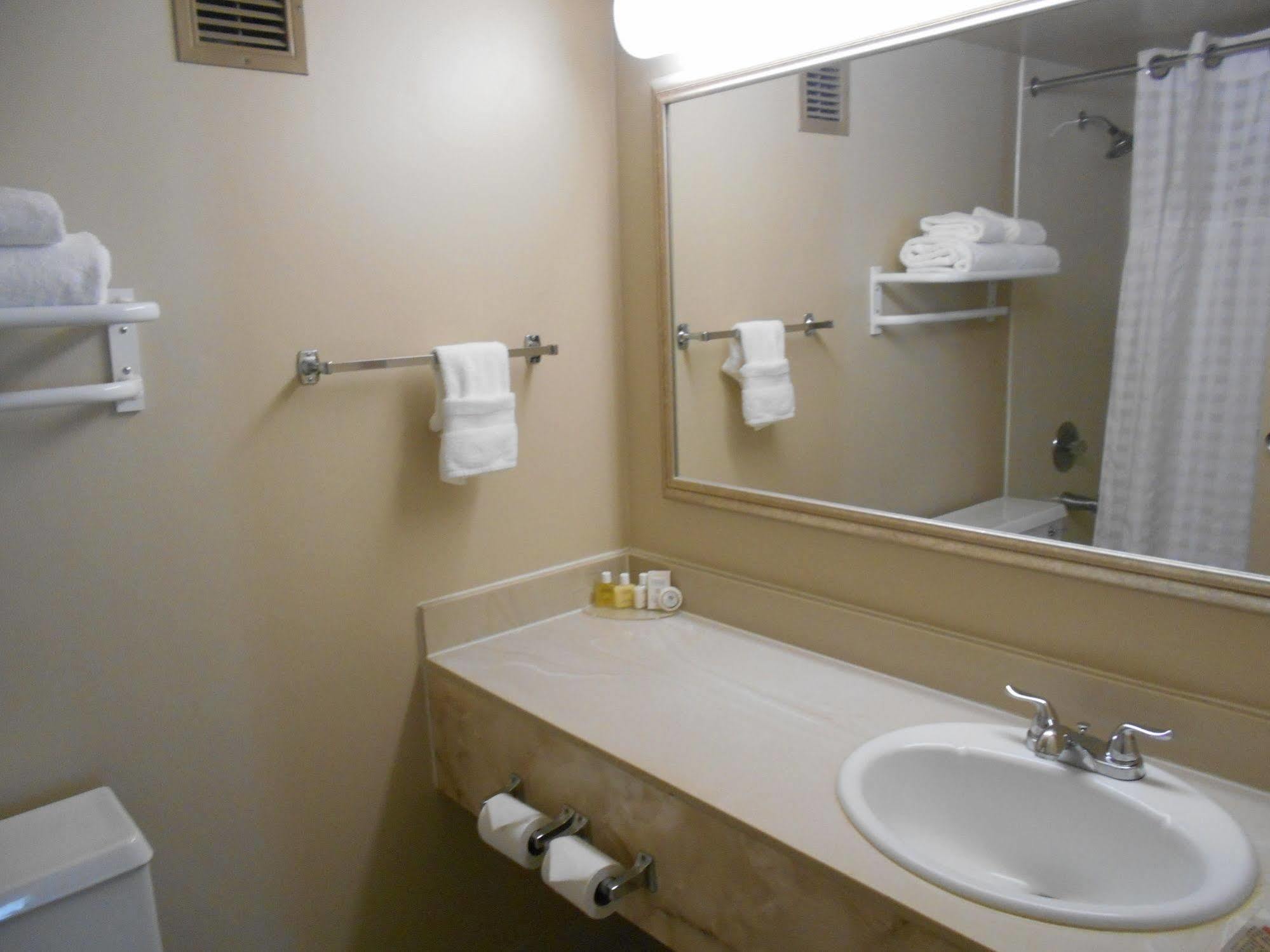 Red Lion Inn & Suites Olympia, Governor Hotel Esterno foto
